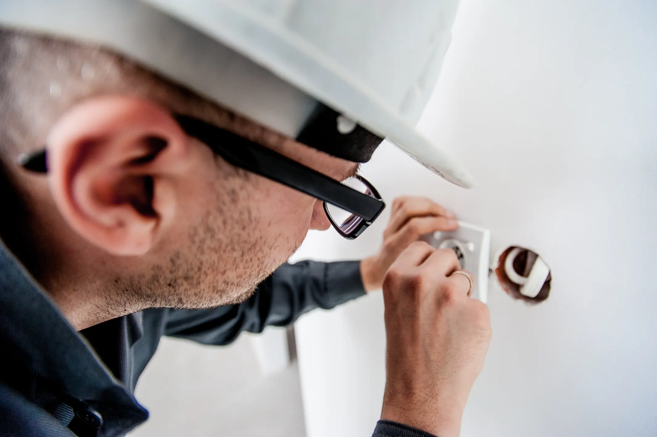 work-hand-man-person-people-building-1324058-pxhere.com